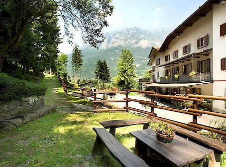 Albergo Il Castellino Boario Terme 외부 사진